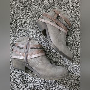 Stylish Gray Ankle Boots for Women NWOT